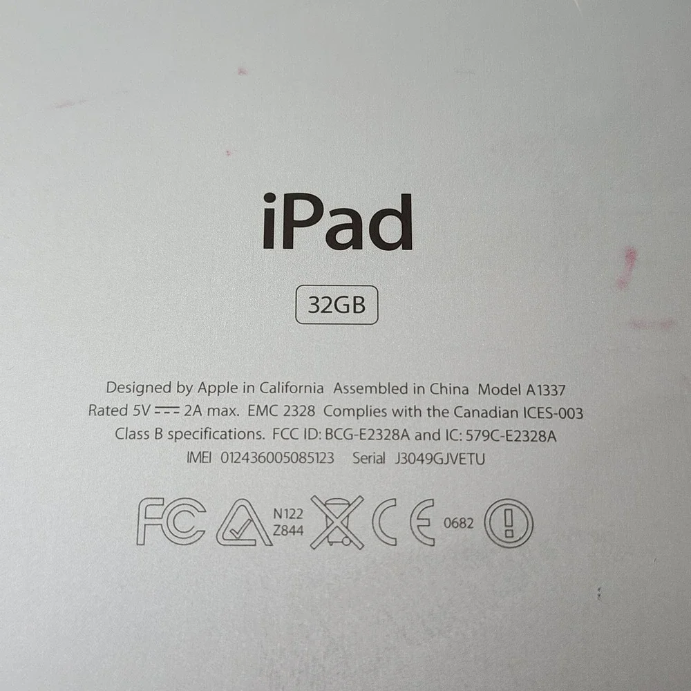 Apple iPad 1st Gen 32gb Silver A1337 WiFi 3g powers on Locked see Description‎